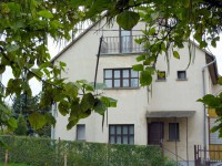 Irányár: 60 M Ft - 2 ikerfél egyben eladó (telejesen szeparáltak egymástól) Árpádföldön.