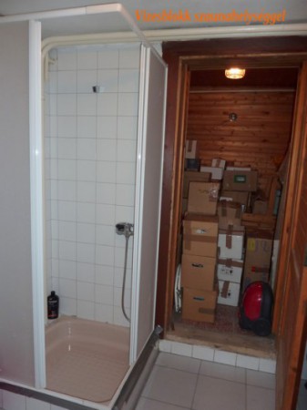 Szuterénben levő szauna részlet